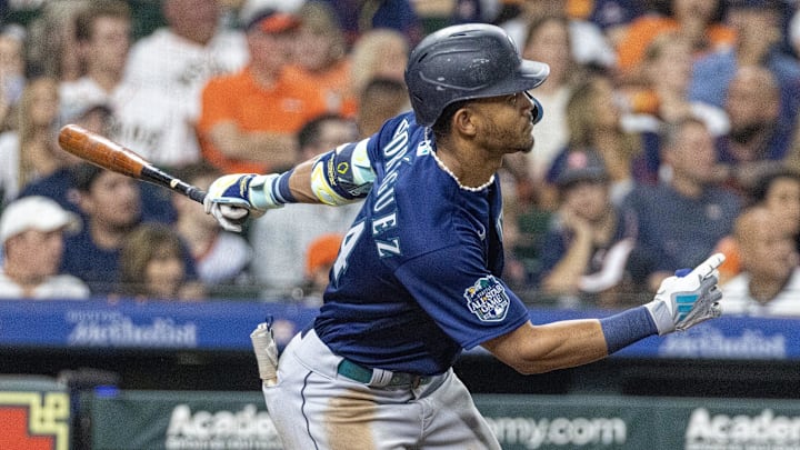 Seattle Mariners center fielder Julio Rodriguez (44)