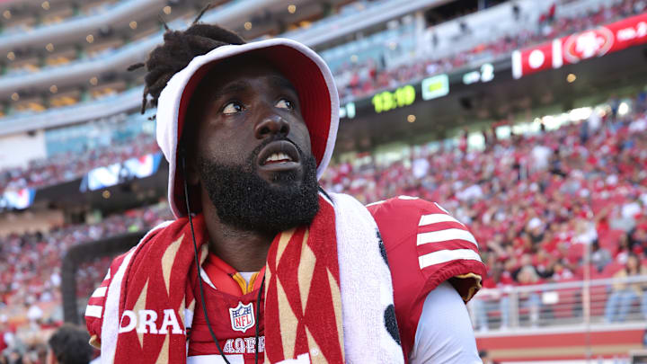 San Francisco 49ers linebacker De'Vondre Campbell