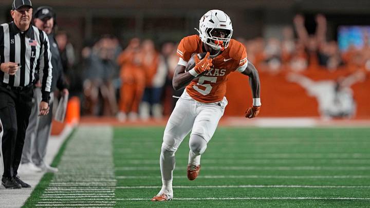Nov 28, 2025; Austin, Texas, USA; Texas Longhorns running back Quintrevion Wisner Nov 28, 2025; Austin, Texas, USA; Texas Longhorns running back Quintrevion Wisner