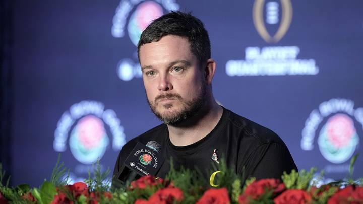 Jan 1, 2025; Pasadena, CA, USA; Oregon Ducks head coach Dan Lanning speaks in a press conference after the game against the Ohio State Buckeyes in the 2025 Rose Bowl college football quarterfinal game at Rose Bowl Stadium. Mandatory Credit: Kirby Lee-Imagn Images Jan 1, 2025; Pasadena, CA, USA; Oregon Ducks head coach Dan Lanning speaks in a press conference after the game against the Ohio State Buckeyes in the 2025 Rose Bowl college football quarterfinal game at Rose Bowl Stadium. Mandatory Credit: Kirby Lee-Imagn Images