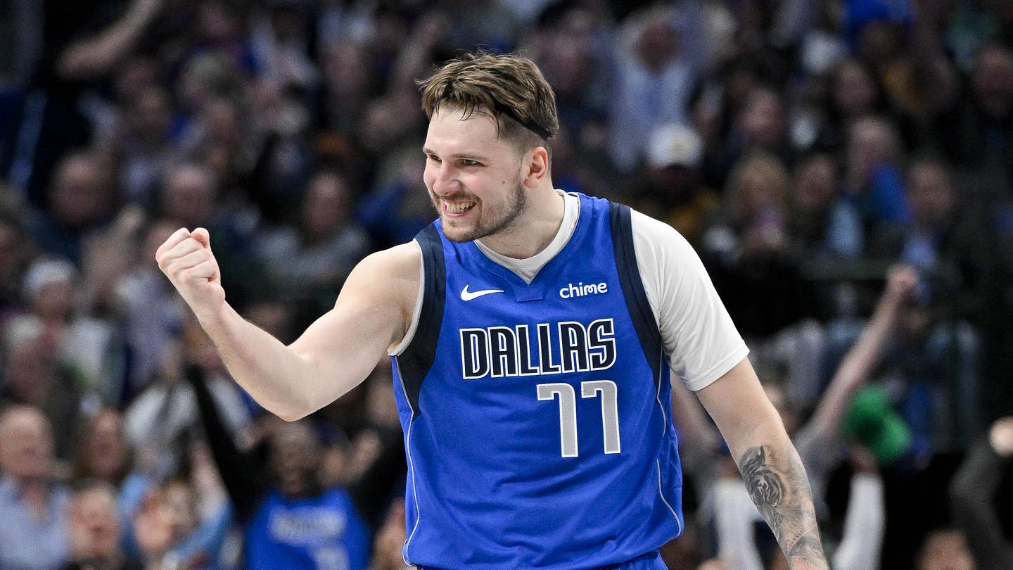 Luka Doncic Hits Insane Full-Court Shot