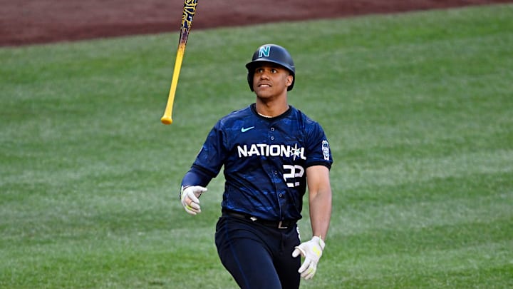 Derek Jeter quiere que los Yankees pujen por obtener los servicios de Juan Soto