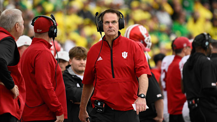 Indiana Hoosiers head coach Curt Cignetti looks up at the scoreboard against the Oregon Ducks.