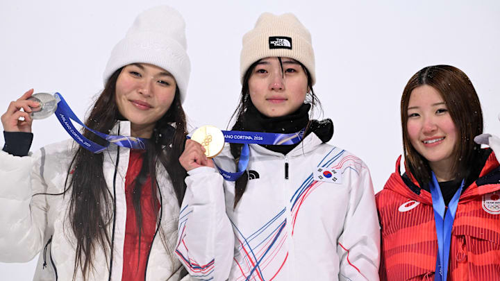 Chloe Kim (left) finished second to 17-year-old Korean phenom Choi Ga-on (center).