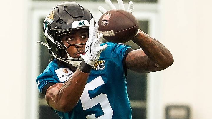 Jacksonville Jaguars wide receiver LeQuint Allen Jr. (5) hauls in a pass during the second day of minicamp at the Miller Electric Center, Wednesday, June 10, 2026, in Jacksonville. [Doug Engle/Florida Times-Union]