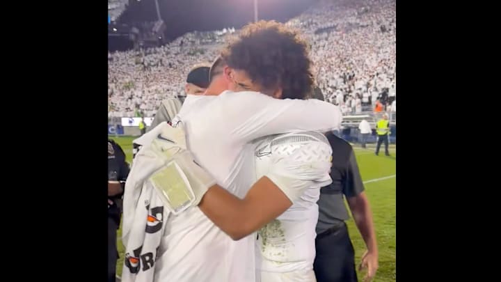 Oregon head coach Dan Lanning and quarterback Dante Moore shared a sweet moment after defeating Penn State.