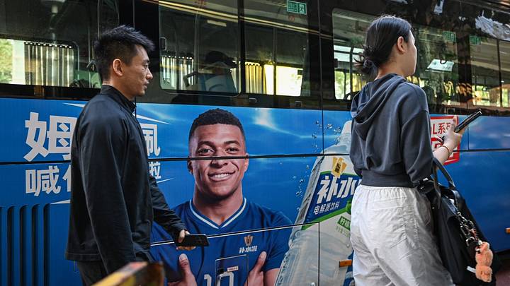 Kylian Mbappe se disculpó por las declaraciones dadas hacia Mao Zedong. Kylian Mbappe se disculpó por las declaraciones dadas hacia Mao Zedong.