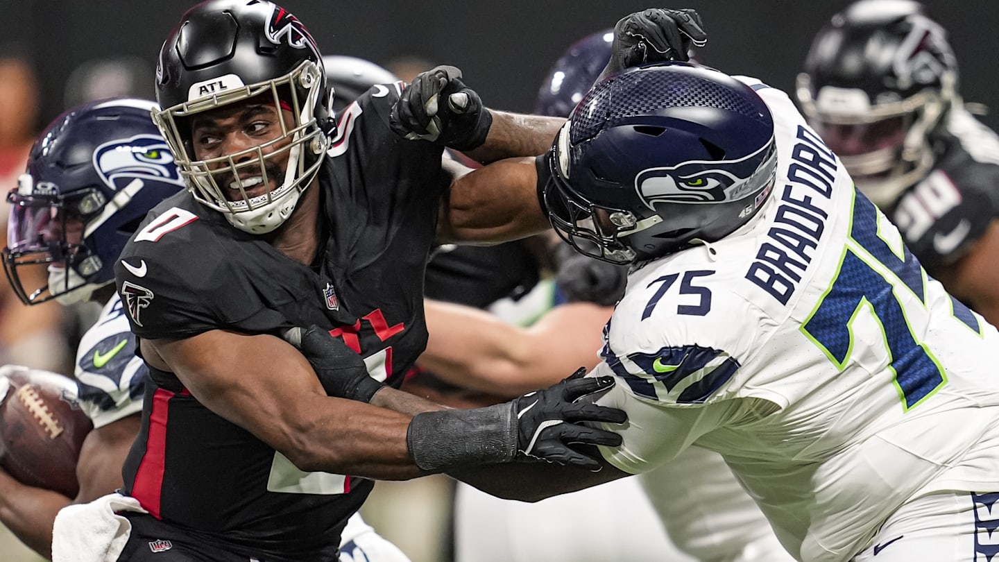 Anthony Bradford Comments on Seahawks Fans' Criticism: 'I See Everything'