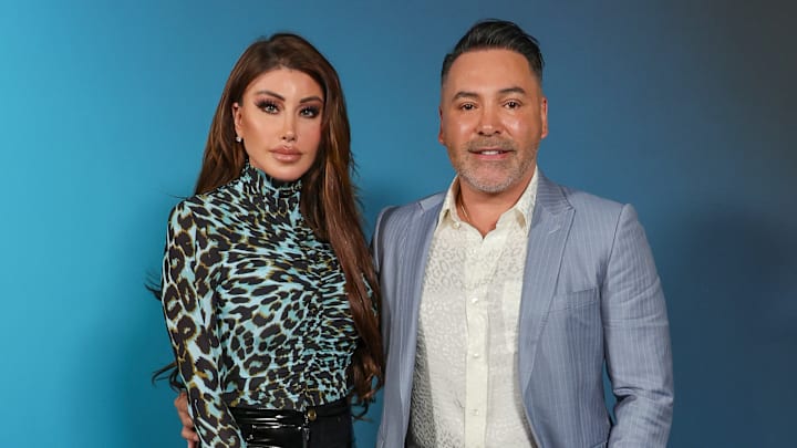 Holly Sonders y Óscar de la Hoya comenzaron su relación en 2021