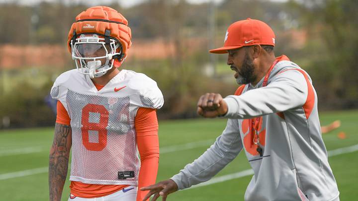 Four-star DB Jayden Aparicio-Bailey has made his commitment decision, choosing the Clemson Tigers over the Georgia Bulldogs.