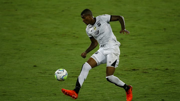 Cléber fez uma boa atuação e marcou um dos gols da equipe