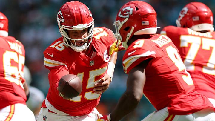Sep 27, 2026; Miami Gardens, Florida, USA; Kansas City Chiefs quarterback Patrick Mahomes (15) hands off the ball to running back Kenneth Walker III (9) during the third quarter at Hard Rock Stadium. Mandatory Credit: Nathan Ray Seebeck-Imagn Images Sep 27, 2026; Miami Gardens, Florida, USA; Kansas City Chiefs quarterback Patrick Mahomes (15) hands off the ball to running back Kenneth Walker III (9) during the third quarter at Hard Rock Stadium. Mandatory Credit: Nathan Ray Seebeck-Imagn Images