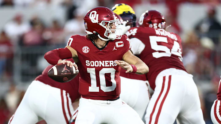 Oklahoma quarterback John Mateer 