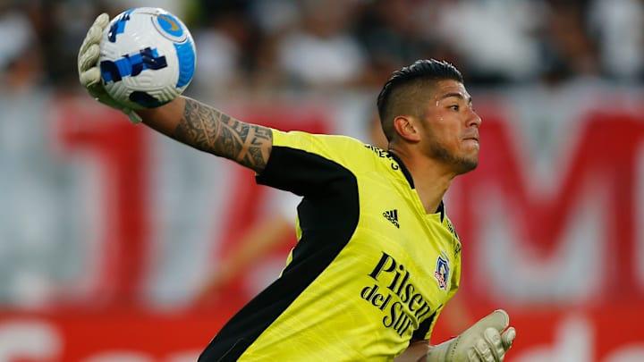 El técnico de León, el argentino Eduardo Berizzo, quiere un nuevo portero y una de sus principales opciones es el chileno Brayan Cortes, que está por culminar su contrato con el Colo Colo en diciembre.