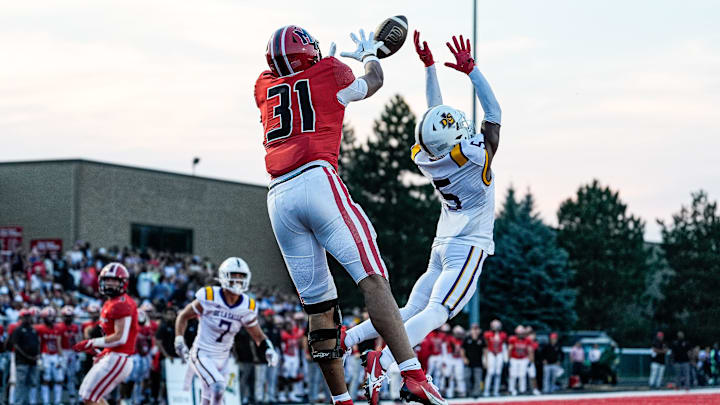 Orchard Lake St. Mary's tight end Jayden Savoury makes a catch for touchdown against Warren De La Salle during the first half at Orchard Lake St. Mary's in West Bloomfield Township on Friday, September 13, 2024.