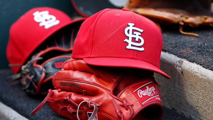 Cardenales firmaron al venezolano Moisés Gómez