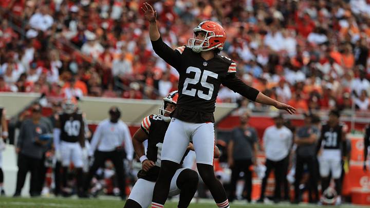 Sep 20, 2026; Tampa, Florida, USA;  Cleveland Browns kicker Andre Szmyt (25)  makes a field goal during the first half against the Tampa Bay Buccaneers at Raymond James Stadium.  Mandatory Credit: Kim Klement Neitzel-Imagn Images
