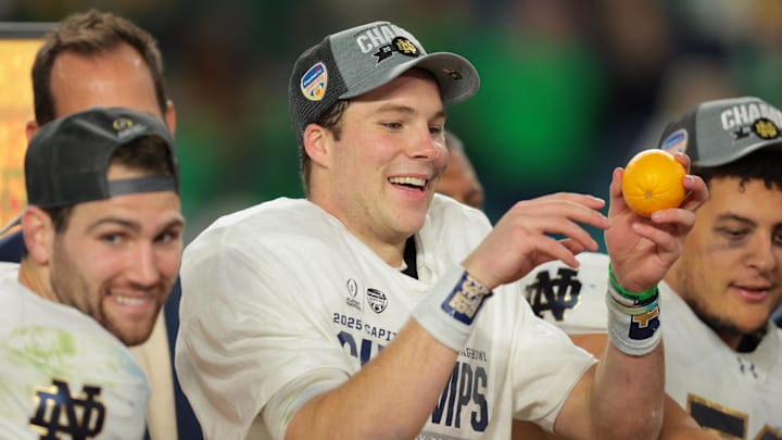 Notre Dame quarterback Riley Leonard (center) hopes to lead the Irish to an upset over Ohio State. 