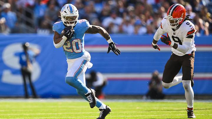 Oct 25, 2026; Nashville, Tennessee, USA; Tennessee Titans running back Tony Pollard (20) runs with the ball against the Cleveland Browns during the second half at Nissan Stadium. Oct 25, 2026; Nashville, Tennessee, USA; Tennessee Titans running back Tony Pollard (20) runs with the ball against the Cleveland Browns during the second half at Nissan Stadium.
