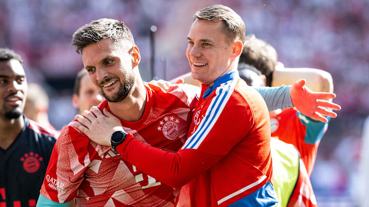 Sven Ulreich mit Manuel Neuer