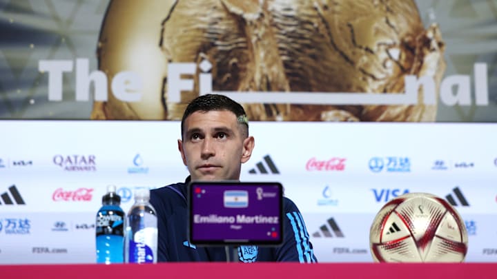 Dibu Martínez lembra que Argentina chegou desacreditada também em 2021