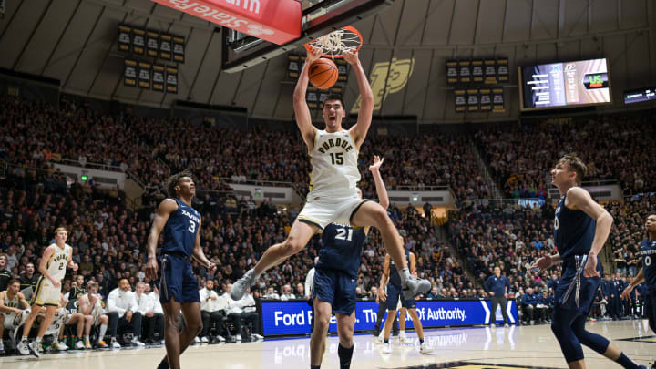 Purdue Boilermakers center Zach Edey dunks Purdue Boilermakers center Zach Edey dunks