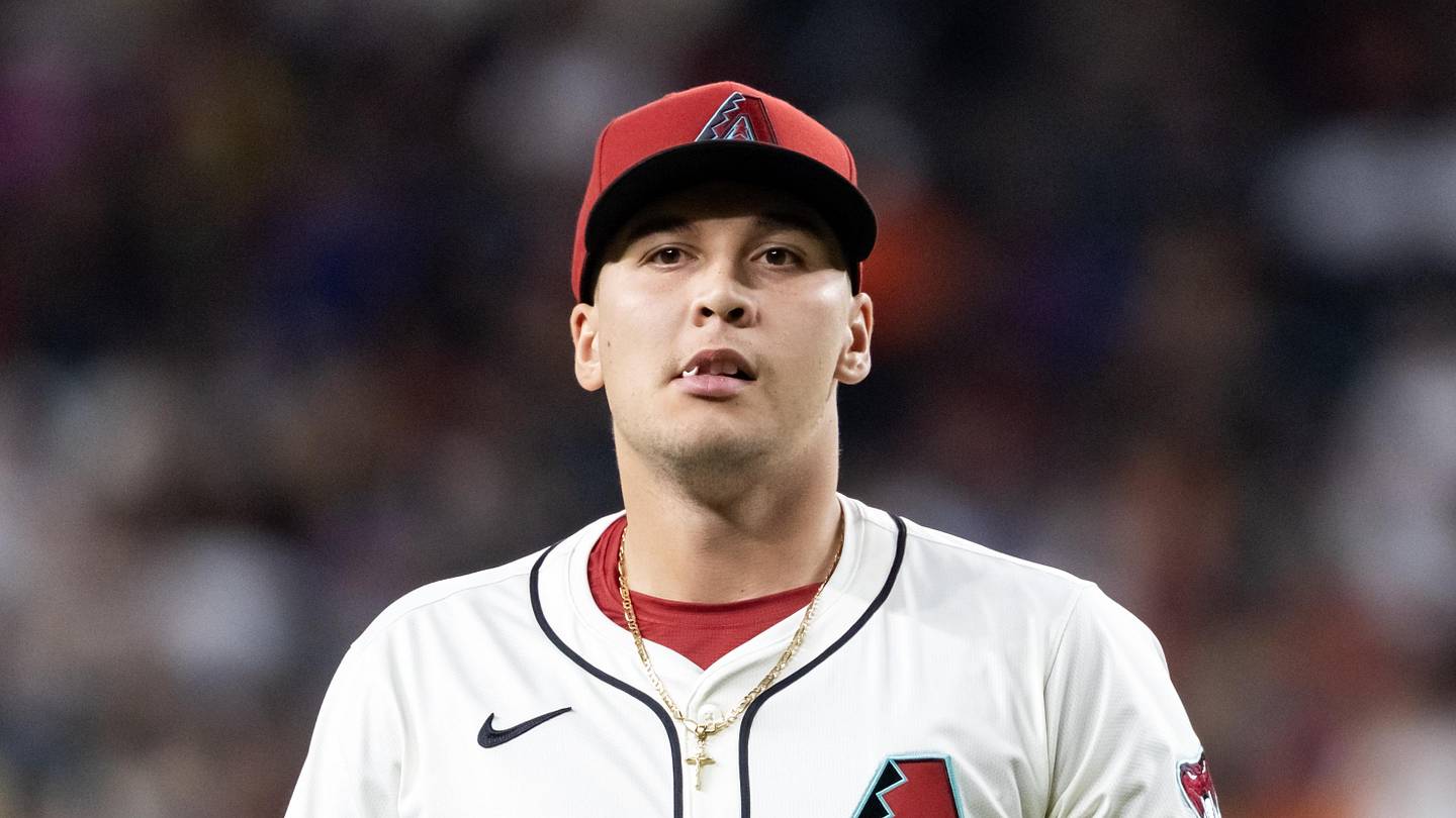 D-backs Manager Explains Controversial Bullpen Roster Decision