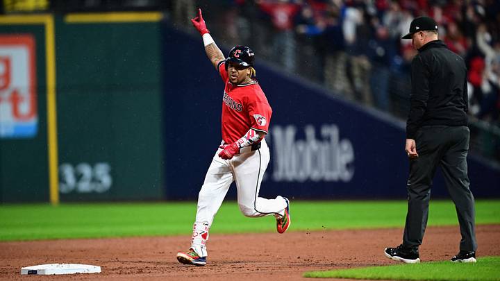José Ramirez hit a two-run home run against Sean Burke to give the Guardians a 2–0 lead in Game 5 of the ALDS. 