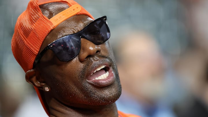 Sep 24, 2024; Houston, Texas, USA; Hall of Fame Terrell Owens watches the first pitch before the Seattle Mariners play against the Houston Astros at Minute Maid Park. Mandatory Credit: Thomas Shea-Imagn Images Sep 24, 2024; Houston, Texas, USA; Hall of Fame Terrell Owens watches the first pitch before the Seattle Mariners play against the Houston Astros at Minute Maid Park. Mandatory Credit: Thomas Shea-Imagn Images