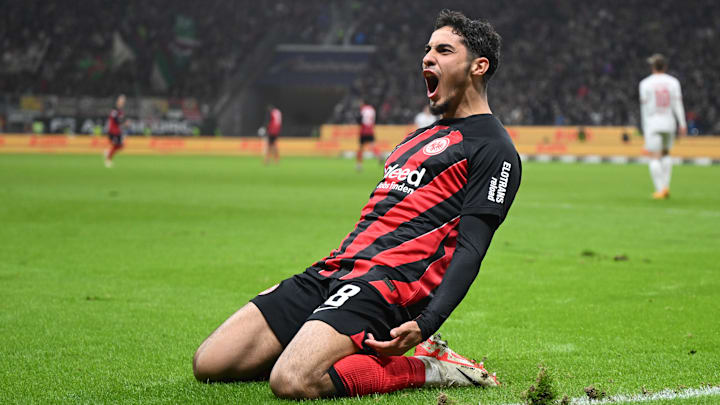 Fares Chaibi beim Torjubel im Frankfurt-Trikot