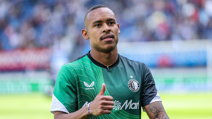 Igor Paixao se rapproche de son nouveau club. 