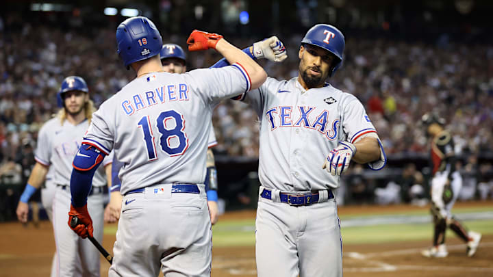 La ofensiva de los Rangers castigó al pitcheo de Cascabeles en el Juego 4 de la Serie Mundial