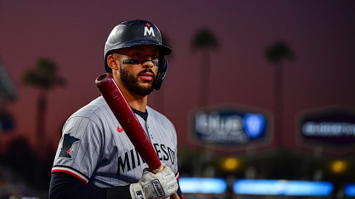 Jul 21, 2025; Los Angeles, California, USA; Minnesota Twins shortstop Carlos Correa (4) on deck during the fifth inning at Dodger Stadium. Mandatory Credit: Gary A. Vasquez-Imagn Images Jul 21, 2025; Los Angeles, California, USA; Minnesota Twins shortstop Carlos Correa (4) on deck during the fifth inning at Dodger Stadium. Mandatory Credit: Gary A. Vasquez-Imagn Images