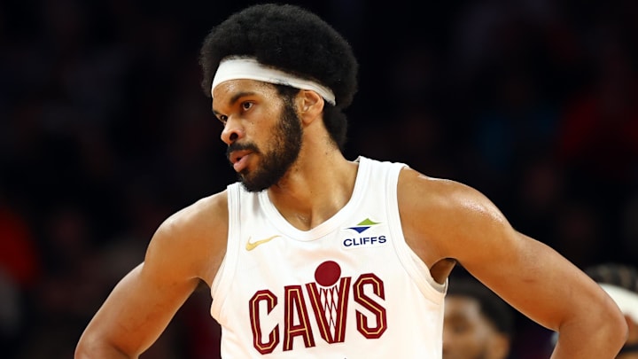 Jan 30, 2026; Phoenix, Arizona, USA; Cleveland Cavaliers center Jarrett Allen (31) against the Phoenix Suns at Mortgage Matchup Center. Mandatory Credit: Mark J. Rebilas-Imagn Images