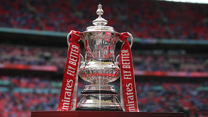 La FA Cup es conocida también como The Emirates FA Cup