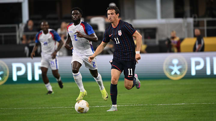 Brenden Aaronson dribbles the ball for the USMNT during its Gold Cup win over Haiti