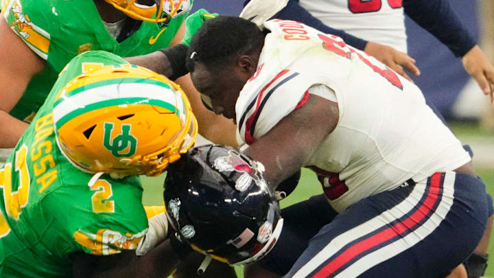 Slobber-knocking captain Jeffrey Bassa is gone, so the Ducks need to restock their linebacking crew. They're okay for this season, but want to add at least two in the 2026 class.