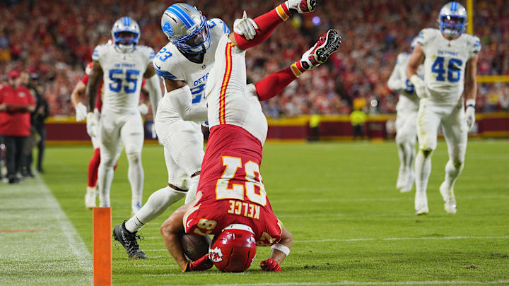Chiefs star Travis Kelce took a painful-looking tumble and fell on his head during Sunday night's win over the Lions.