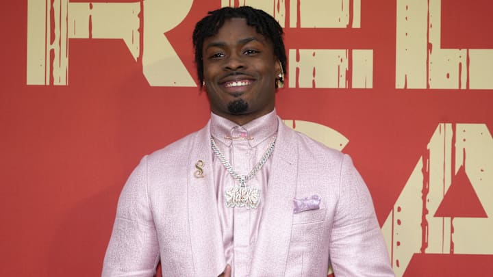 Apr 24, 2025; Green Bay, WI, USA; Georgia Bulldogs safety Malaki Starks on the red carpet before the 2025 NFL Draft at Lambeau Field. Mandatory Credit: Kirby Lee-Imagn Images Apr 24, 2025; Green Bay, WI, USA; Georgia Bulldogs safety Malaki Starks on the red carpet before the 2025 NFL Draft at Lambeau Field. Mandatory Credit: Kirby Lee-Imagn Images