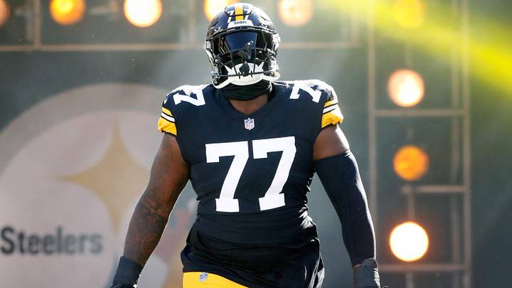 Pittsburgh Steelers offensive tackle Broderick Jones (77) takes the field against the Green Bay Packers at Acrisure Stadium. Mandatory Credit: Charles LeClaire-USA TODAY Sports Pittsburgh Steelers offensive tackle Broderick Jones (77) takes the field against the Green Bay Packers at Acrisure Stadium. Mandatory Credit: Charles LeClaire-USA TODAY Sports