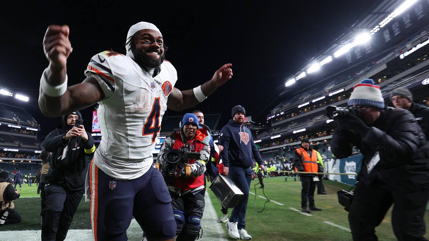 3 Positive Bears Repercussions After D'Andre Swift's Re-Signing (And 2 Negatives)