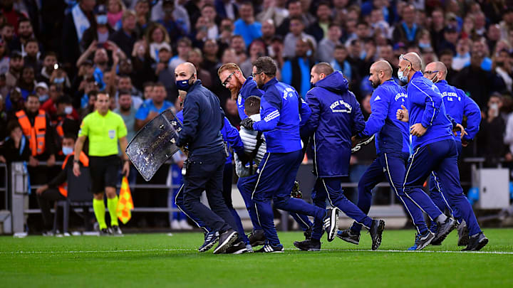 Certains supporters ont eu un comportement susceptible d'entraîner des sanctions Certains supporters ont eu un comportement susceptible d'entraîner des sanctions