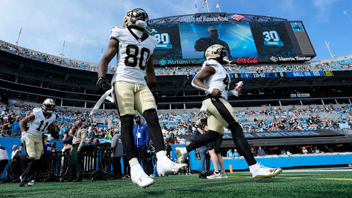 New Orleans Saints wide receiver Jermaine Jackson (80) runs on to the field before the game against the Carolina Panthers 