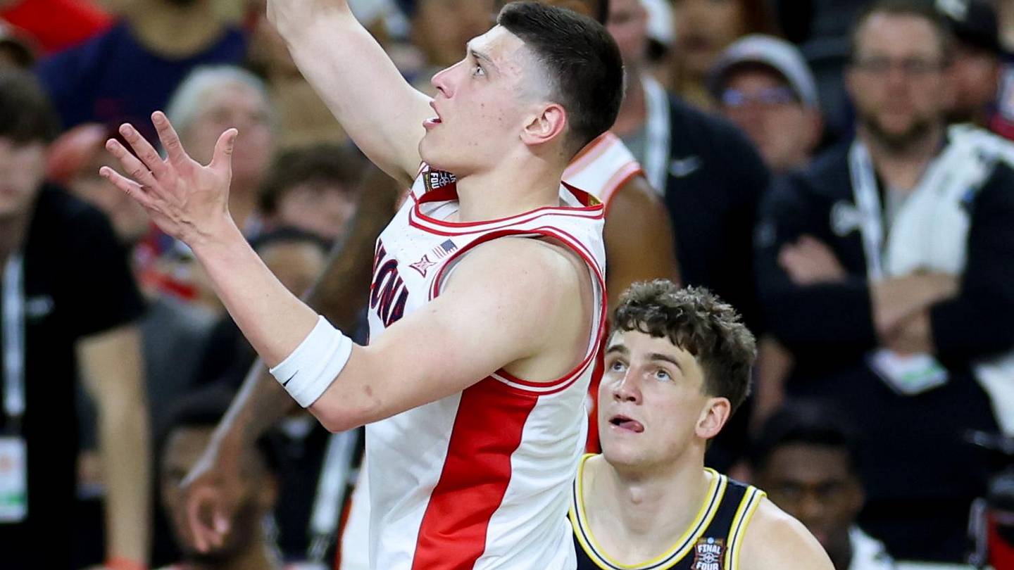 Why Arizona’s “Power Forward Problem” Isn’t Issue