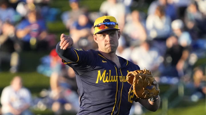 Milwaukee Brewers first baseman Rhys Hoskins