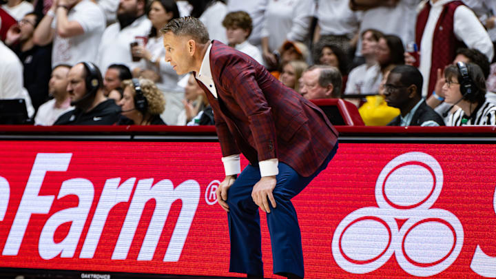 Alabama head coach Nate Oats watches his team play defense in the second half of the game against Tennessee on Jan. 24, 2026.