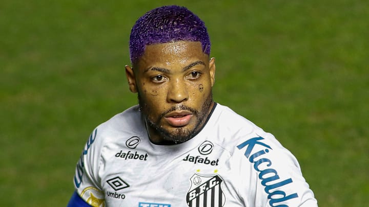 Após insucesso com Nikão, Internacional prepara nova investida para tirar Marinho do Santos. 