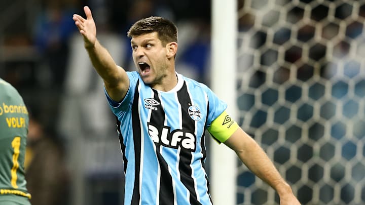  Kannemann paga suspensão e desfalca o Grêmio