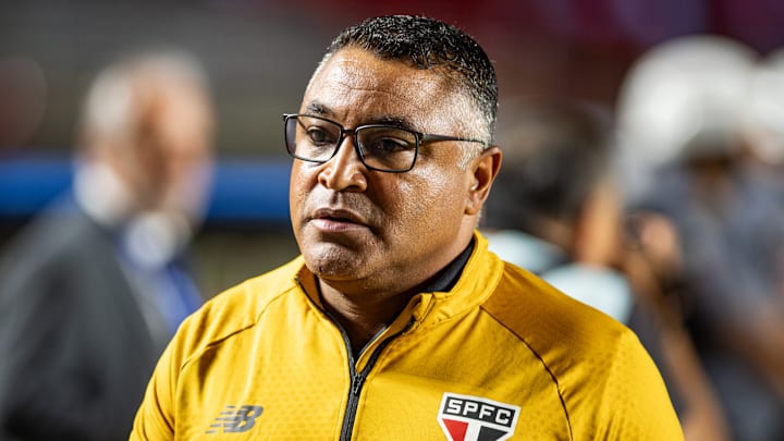 Roger Machado faz início ruim de trabalho no Soberano