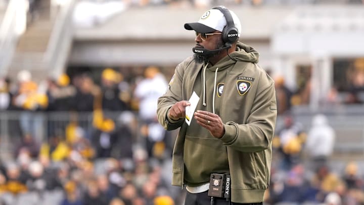 Pittsburgh Steelers head coach Mike Tomlin calls timeout in the second quarter of the NFL Week 11 game between the Pittsburgh Steelers and the Cincinnati Bengals at Acrisure Stadium in Pittsburgh on Sunday, Nov. 16, 2025. The Steelers led 10-6 at halftime.